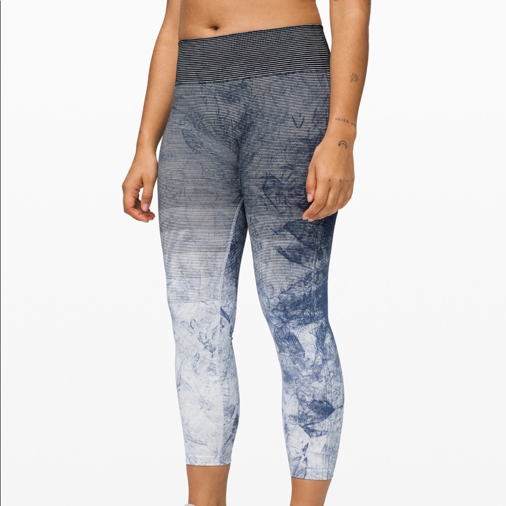 Lululemon ebb to train tight